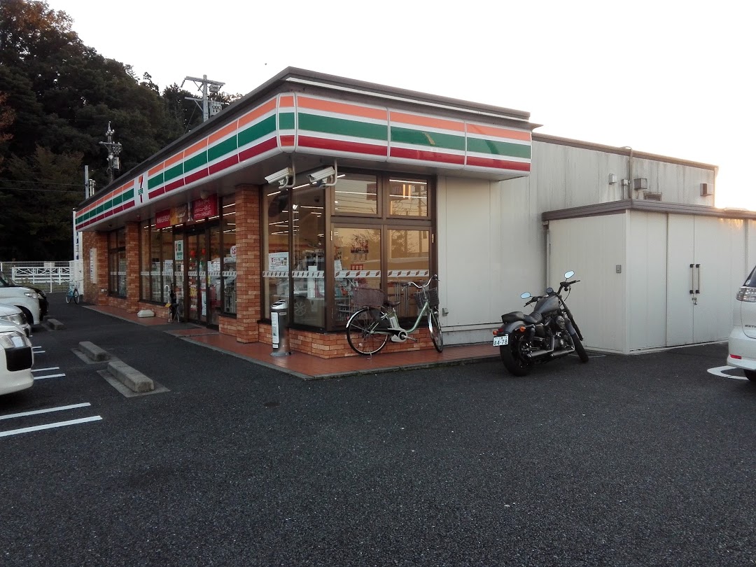 セブン-イレブン 四日市三重団地入口店