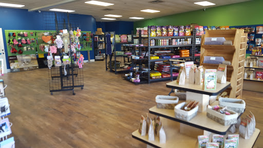 Pet Supply Store «Whole Earth Pet Supply», reviews and photos, 1556 Bella Cruz Dr, Lady Lake, FL 32159, USA