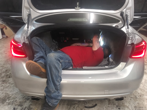 Car Alarm Supplier «Electronics 2000», reviews and photos, 6732 San Pedro Ave, San Antonio, TX 78216, USA