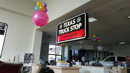Car Dealer «Lone Star Chrysler Dodge Jeep Ram», reviews and photos, 8811 I-35, San Antonio, TX 78211, USA
