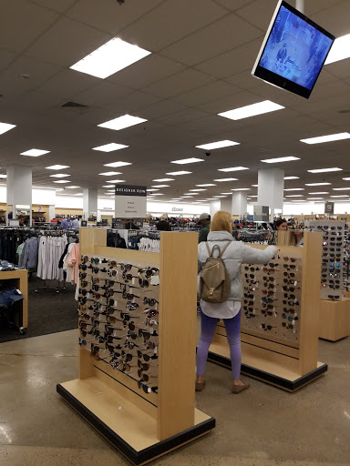 Department Store «Nordstrom Rack Willow Grove Park», reviews and photos, 2500 W Moreland Rd, Willow Grove, PA 19090, USA
