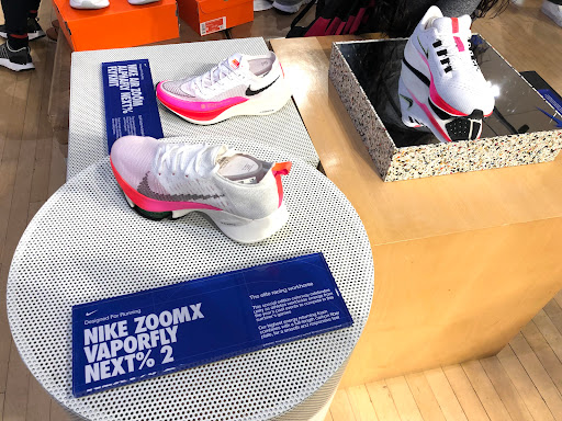 Clothing Store «Nike The Grove», reviews and photos, 189 The Grove Dr, Los Angeles, CA 90036, USA