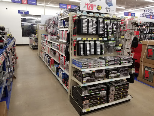 Hardware Store «Harbor Freight Tools», reviews and photos, 2658 Peters Creek Pkwy, Winston-Salem, NC 27127, USA