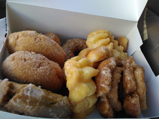 Donut Shop «Donut Palace», reviews and photos, 113 S Interstate Hwy 35, New Braunfels, TX 78130, USA