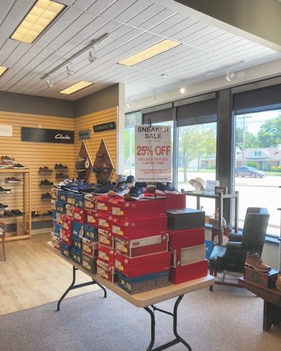 Shoe Store «Mar-Lou Shoes», reviews and photos, 5471 Mayfield Rd, Lyndhurst, OH 44124, USA