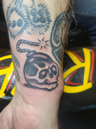 Tattoo Shop «LONE WOLF TATTOO», reviews and photos, 211 Bedford Ave, Bellmore, NY 11710, USA