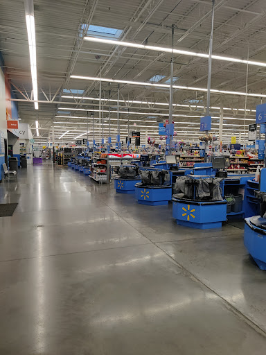 Discount Store «Walmart», reviews and photos, 6501 Veterans Memorial Pkwy, Crestwood, KY 40014, USA