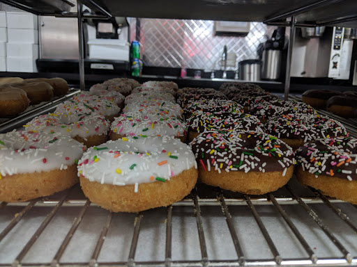 Donut Shop «Lee Donuts», reviews and photos, 124 Peterson Rd, Libertyville, IL 60048, USA