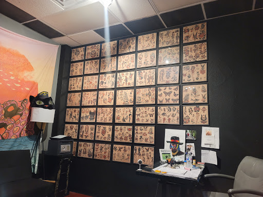 Tattoo Shop «Blood Moon Tattoo Gallery», reviews and photos, 101 N Main St #201, Mansfield, TX 76063, USA