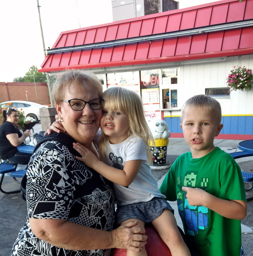 Ice Cream Shop «Dairy Zone», reviews and photos, 2219 E University Ave, Des Moines, IA 50317, USA