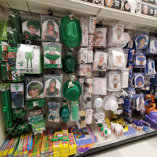 Shopping Mall «Lincoln Shopping Center», reviews and photos, 26092 Greenfield Rd, Oak Park, MI 48237, USA