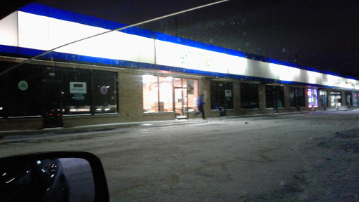 Shopping Mall «Southwest Square Shopping Center», reviews and photos, 2161 Eakin Rd, Columbus, OH 43223, USA