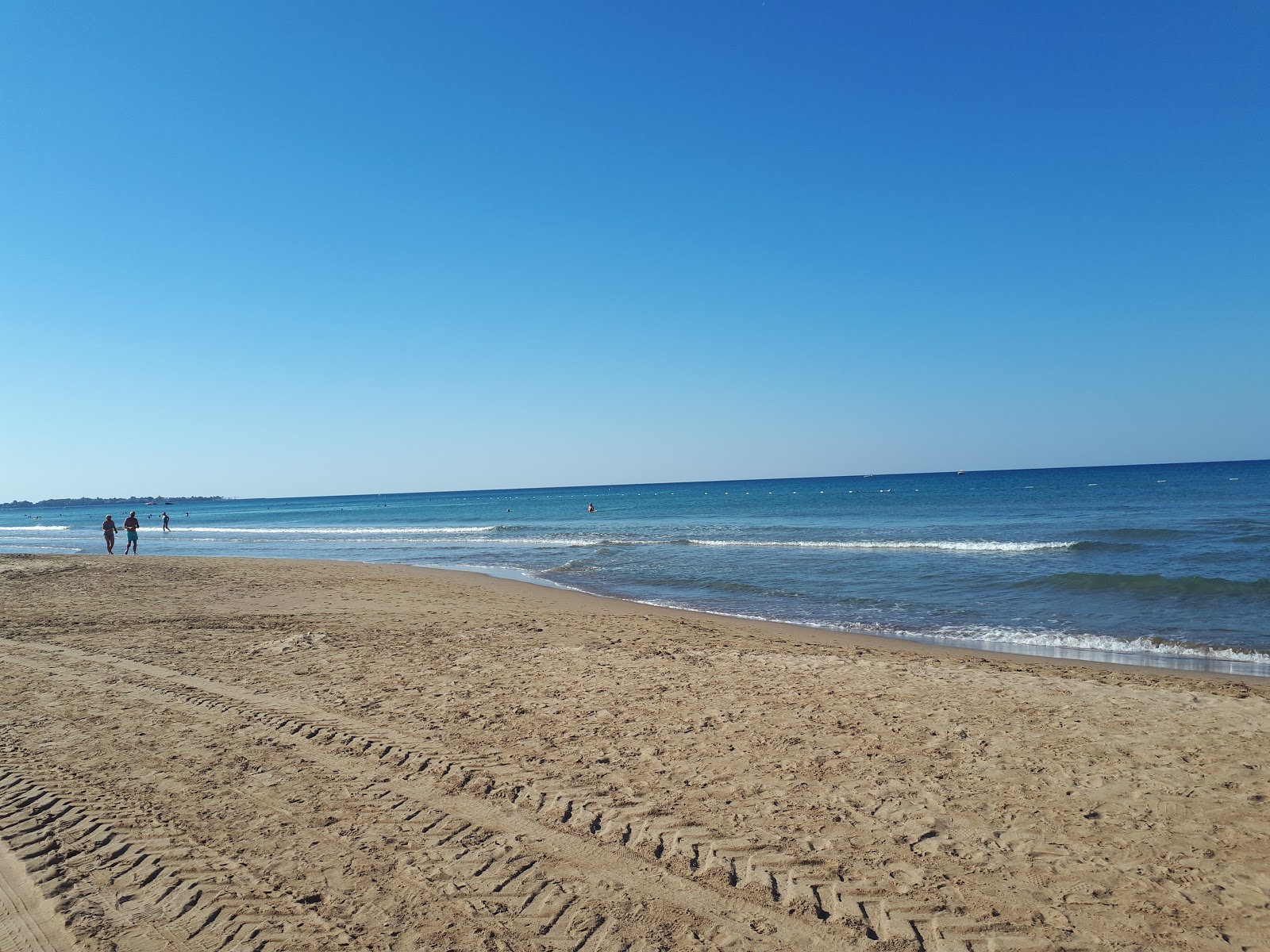 Foto de Kumkoy beach - lugar popular entre los conocedores del relax