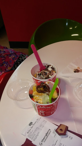 Frozen Yogurt Shop «CherryBerry Self-Serve Yogurt Bar», reviews and photos, 2524 Golf Rd, Eau Claire, WI 54701, USA