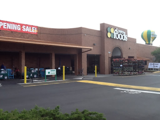 Grocery Store «Lowes Foods of Boone», reviews and photos, 267 New Market Centre, Boone, NC 28607, USA