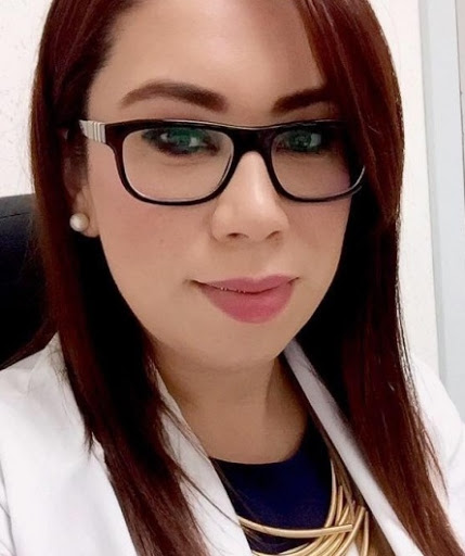 Dra. Jennifer Vanessa Ramirez Puente, Oncólogo