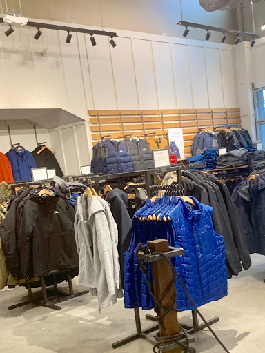 Clothing Store «L.L. Bean», reviews and photos, 340 Legacy Pl, Dedham, MA 02026, USA