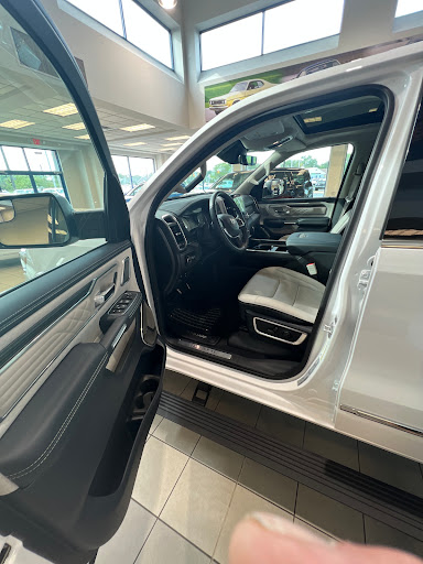 Car Dealer «Ed Tomko Chrysler Jeep Dodge, Inc.», reviews and photos, 33725 Walker Rd, Avon Lake, OH 44012, USA