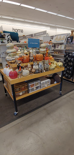 Shopping Mall «Villaggio Shopping Center», reviews and photos, 7959 N Blackstone Ave, Fresno, CA 93720, USA