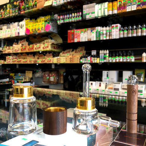 Tobacco Shop «Green Light Smoke Shop», reviews and photos, 466 Rayford Rd #104, Spring, TX 77386, USA