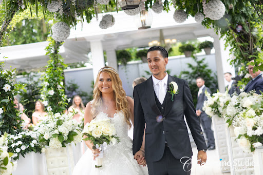 Florist «Petite Florist Bellmore Florist», reviews and photos, 2701 Pettit Ave, Bellmore, NY 11710, USA