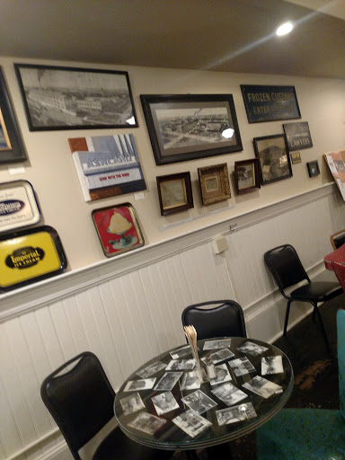 Dessert Shop «Downtown Perk & Desserts Oasis», reviews and photos, 145 W Main St, Ashland, OH 44805, USA