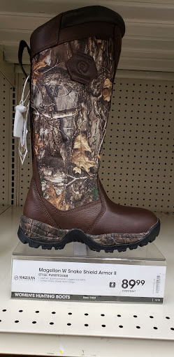 Sporting Goods Store «Academy Sports + Outdoors», reviews and photos, 15350 I-35, Selma, TX 78154, USA