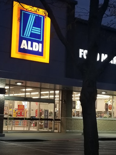 ALDI, 761 E Dundee Rd, Palatine, IL 60074, USA, 