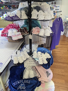 Arizona Embroidery & Quilting East Call to make sure open, 121 N, 1st St E, Snowflake, AZ 85937, United States