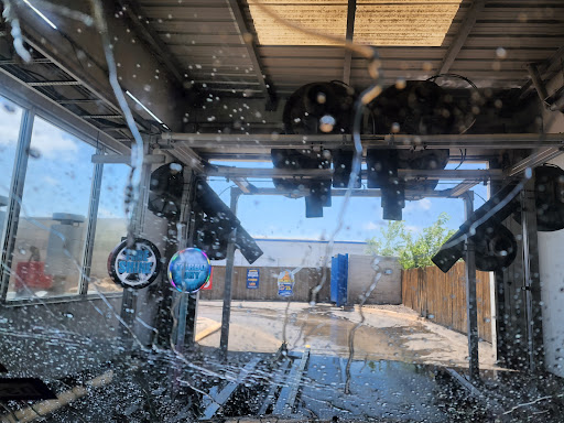 Car Wash «Wave Wash - Northwest Highway», reviews and photos, 12050 Northwest Hwy, Dallas, TX 75218, USA