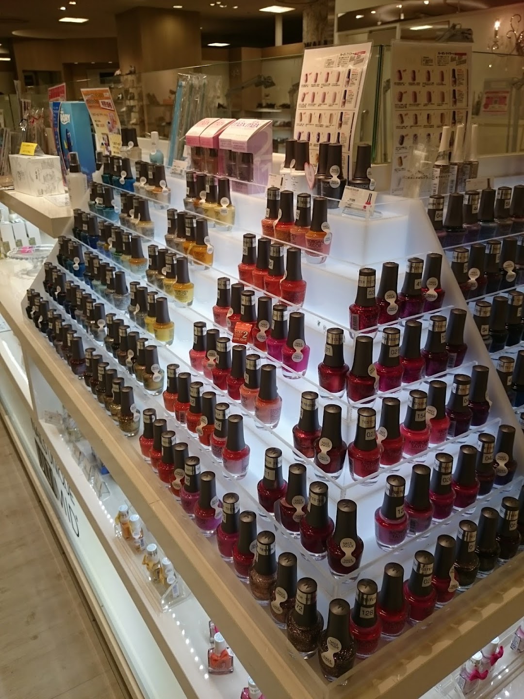 ネイルズユニクアルティミッド千葉そごう店 市内で千葉市