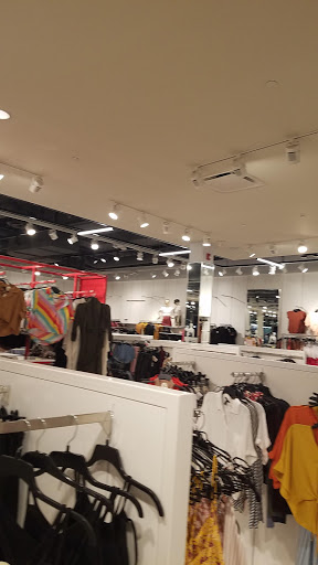 Clothing Store «F21 RED», reviews and photos, 2615 Medical Center Pkwy #2300, Murfreesboro, TN 37129, USA