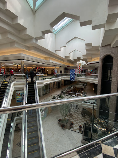 Movie Theater «Regal MacArthur Center Stadium 18 & RPX», reviews and photos, 300 Monticello Ave #330, Norfolk, VA 23510, USA