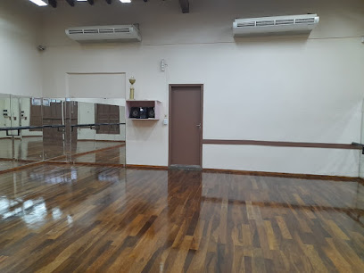 Academia de Danza de la Cooperativa Luque Ltda. - PGM7+X2C, Benigno González, Luque, Paraguay