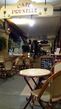 Atmosphère du Restaurant Café Prunelle à Louhans - n°8