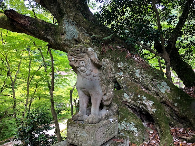 鎮守神社