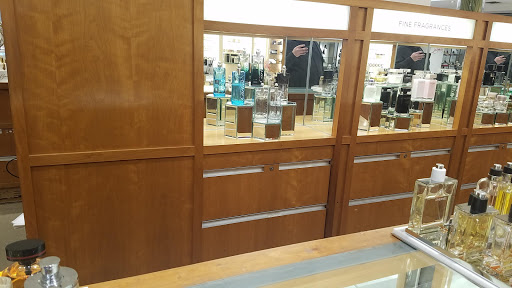 Department Store «Saks Fifth Avenue», reviews and photos, 26100 Cedar Rd, Beachwood, OH 44122, USA