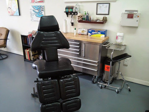 Tattoo Shop «Tiger Lotus Tattoo and Piercing», reviews and photos, 17230 S Tamiami Trail, Fort Myers, FL 33908, USA