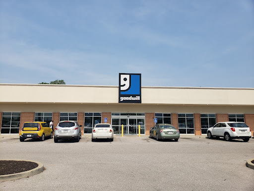 Goodwill Retail Store of Florissant, 472 Lindbergh Blvd, Florissant, MO 63031, USA, 