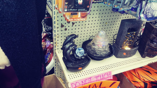 Shopping Mall «Hillendale Shopping Center», reviews and photos, 6859 Loch Raven Blvd, Towson, MD 21286, USA