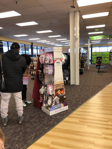 Shoe Store «Shoe Carnival», reviews and photos, 11772 W 95th St, Overland Park, KS 66214, USA
