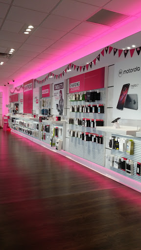 Cell Phone Store «T-Mobile», reviews and photos, 590 Hempstead Turnpike, West Hempstead, NY 11552, USA