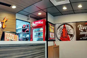 Pizza Hut image