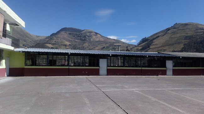 Escuela de Educación Básica "Nestor Solís"
