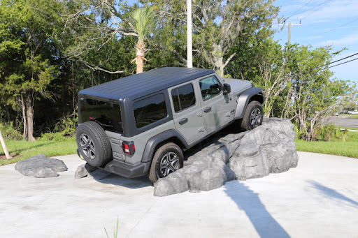Car Dealer «Boniface-Hiers Chrysler Dodge Jeep», reviews and photos, 1775 E Merritt Island Causeway, Merritt Island, FL 32952, USA