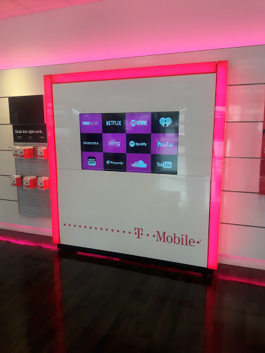 Cell Phone Store «T-Mobile», reviews and photos, 100 Promenade Pkwy A, Fayetteville, GA 30214, USA