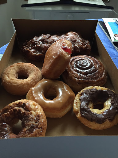Donut Shop «The Donut Palace», reviews and photos, 37 Clarkson Rd, Ellisville, MO 63011, USA