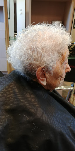 Beauty Salon «La Belle Chateau Salon & Spa», reviews and photos, 55 Mill St, Unionville, CT 06085, USA