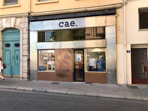 CAE.