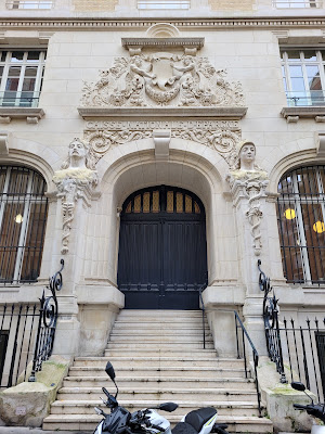 Caisse Nationale d´épargne à Paris